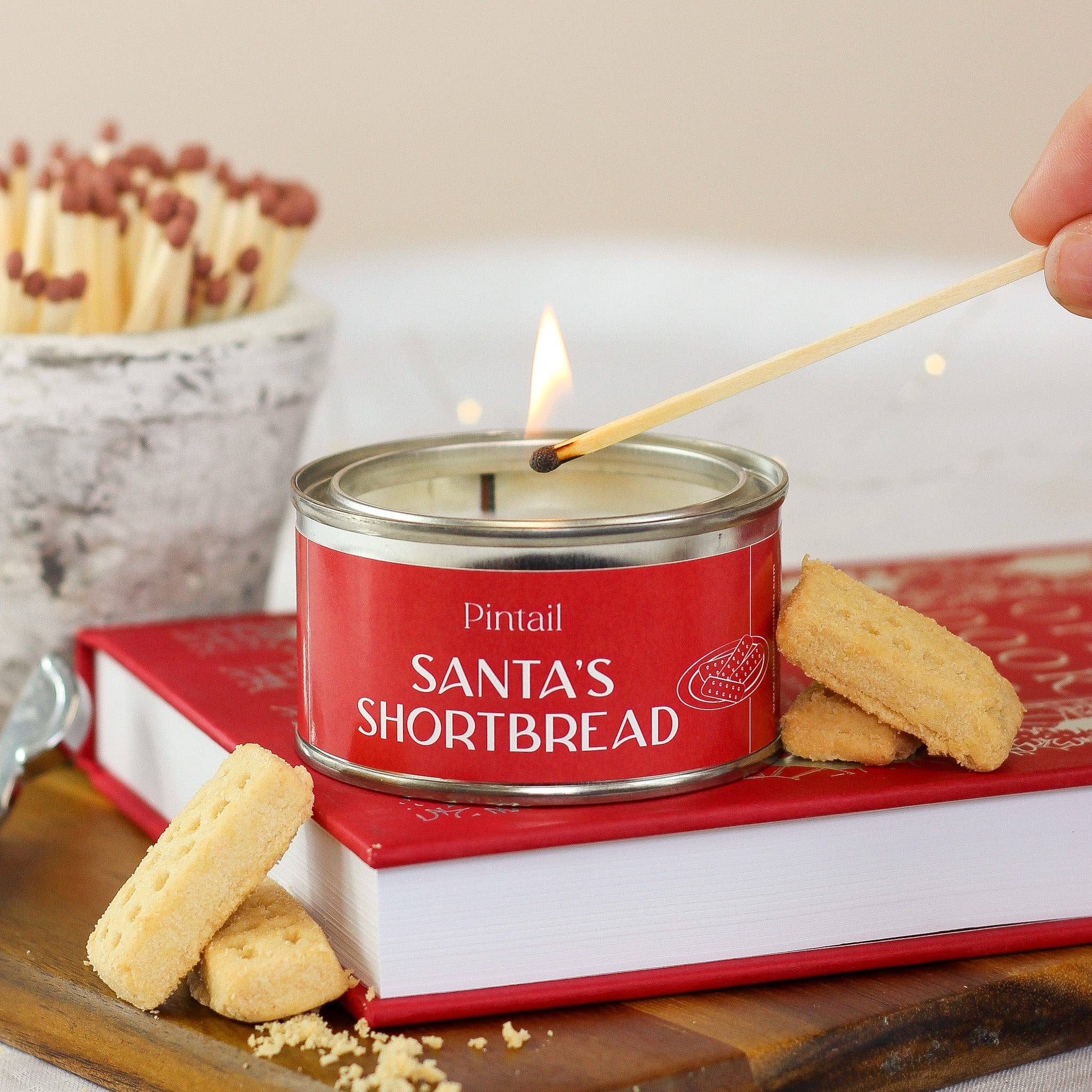 Small candle in paint pot / Santa's shortbread cookies