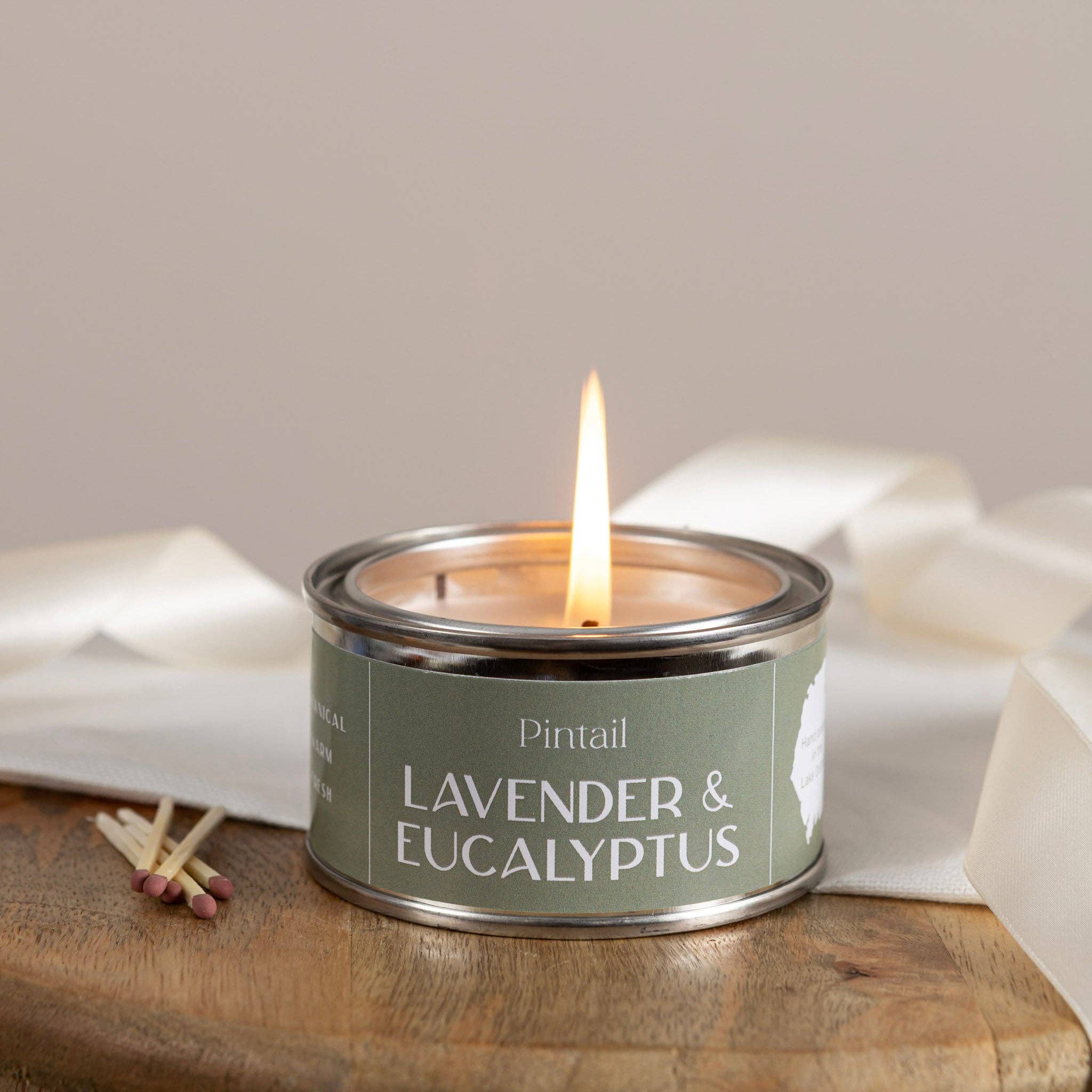 Small candle in paint pot / Lavander & Eucalyptus