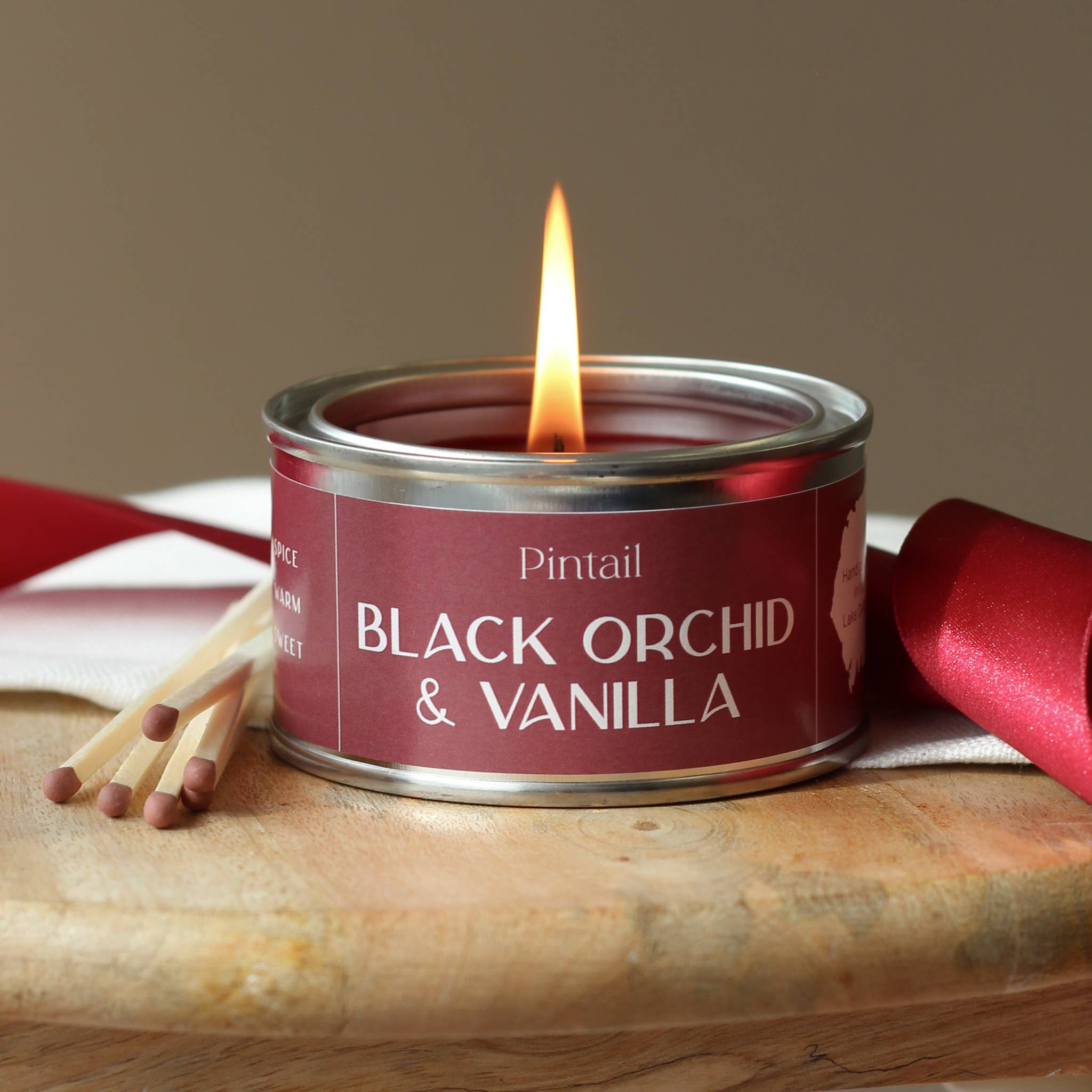 Small candle in paint pot / Black orchid & Vanilla