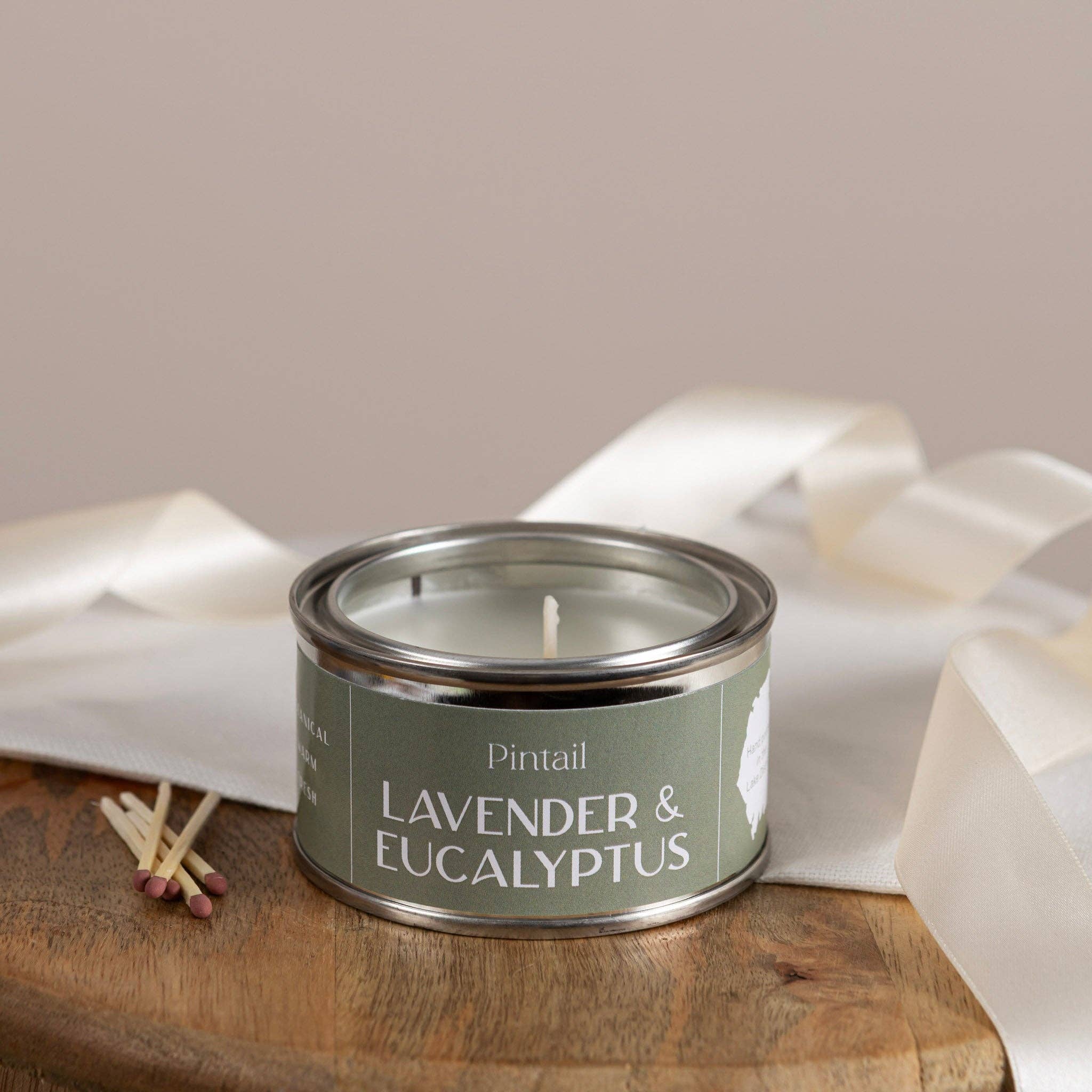 Small candle in paint pot / Lavander & Eucalyptus
